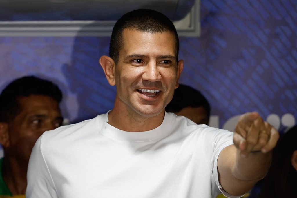 Retotalização dá vitória a Douglas Ruas no primeiro turno no Rio